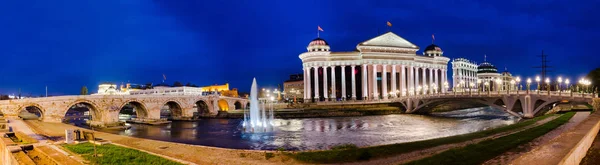 Archäologiemuseum Und Brücke Skopje Einer Schönen Sommernacht Republik Mazedonien — Stockfoto