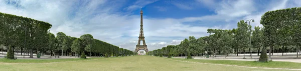 Paris France Circa May 2017 View Iconic Eiffel Tower Daytime — Stock Photo, Image