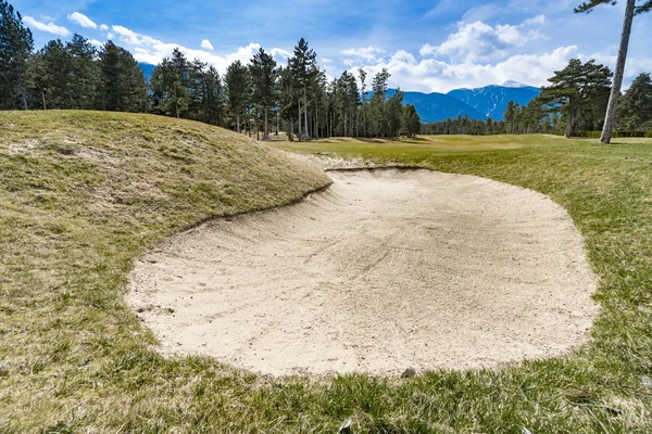 Sandbunker Auf Dem Schönen Golfplatz — Stockfoto