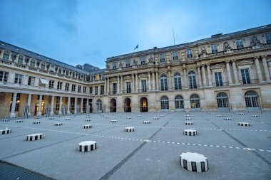 Palais-Royal, geniş görüş aslında Palais-Kardinal denir