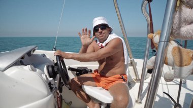 El direksiyon Durres, Arnavutluk para-yelken adrenalin Tur motorlu teknenin kaptanı
