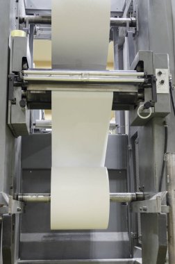 Matbaa makinesi, gazete kağıdı, dikey boş rulo ile