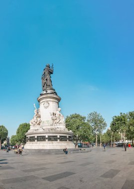 Paris, Fransa - Mayıs, 2017 yaklaşık: panoramik Cumhuriyeti heykeli 