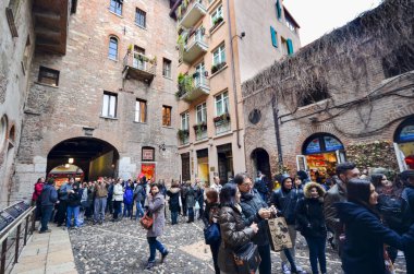 Verona, İtalya - 16 Mar, 2016: House of Juliet Capulet (Giulietta Capuleti) William Shakespeare aşk trajedi Romeo ve Juliet, Verona, İtalya için meşhur ettiği balkonlu