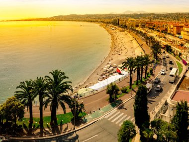 Nice da Halk Plajı günbatımı, Fransa sırasında hava panoramik