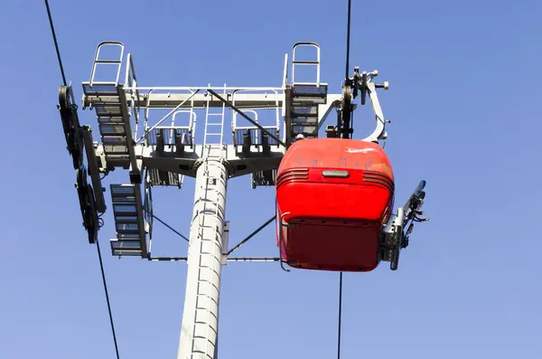 电缆车电梯在高山滑雪度假村索非亚 保加利亚 — 图库照片