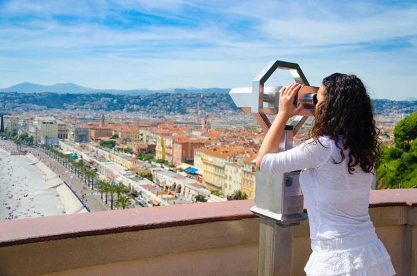 Turista Disfrutando Vista Sobre Ciudad Panorámica Niza Francia Busca Moneda — Foto de Stock