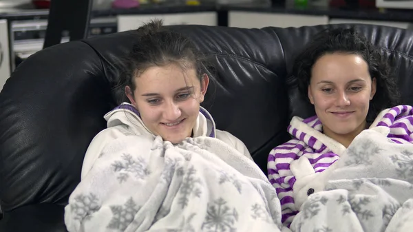 Two Sisters Sofa Watching Scary Horror Blanket — Stock Photo, Image