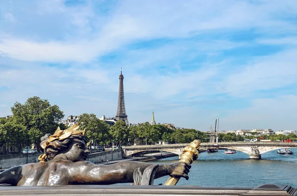 Eiffel Torony Szobor Híd Szajna Folyón Alexandre Iii — Stock Fotó