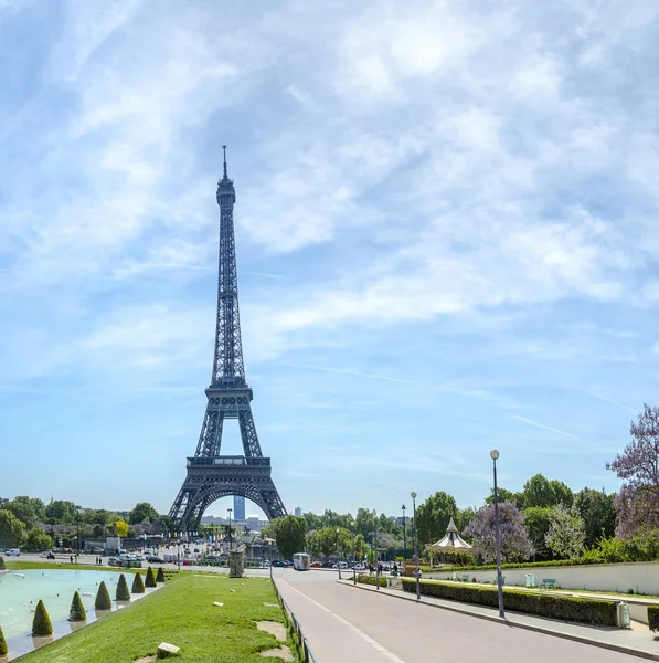 Paris Frankrike Circa Maj 2017 Visa Människor Nära Eiffeltornet Dagtid — Stockfoto