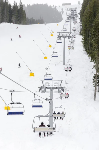 Moderner Sessellift Skigebiet — Stockfoto