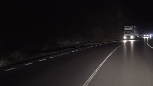 Οδήγηση Δρόμο Εξοχή Κατά Διάρκεια Της Νύχτας — Φωτογραφία Αρχείου