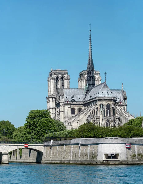 Paryż Notre Dame Sekwany Słoneczny Dzień Francja Pionowe — Zdjęcie stockowe