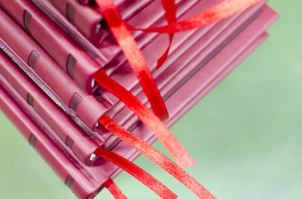 Seçici odaklı bir kitap yığını