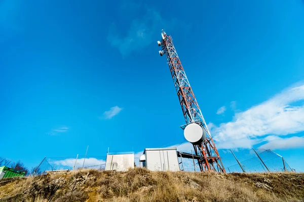 Photo Picture Telecomunication Antennas Top Hill — Stock Photo, Image