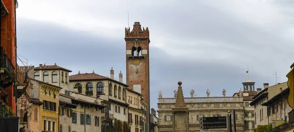 Panorama Verona Palazzo Maffei Gardello Tower Background Piazza Delle Erbe — Stock Photo, Image