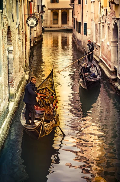 Venedig Italien Mar 2015 Venezianische Gondelfahrt Ist Traditionelles Wahrzeichen Für — Stockfoto
