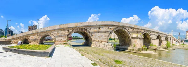Panoramablick Auf Eine Berühmte Steinbrücke Skopje Mazedonien — Stockfoto