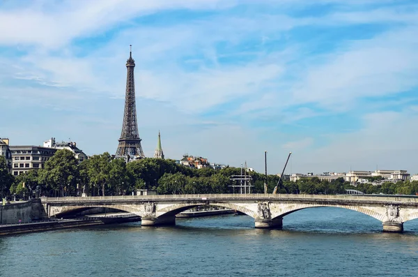 Panorámás Kilátás Nyílik Párizs Eiffel Torony Szajna Folyón Bridge — Stock Fotó