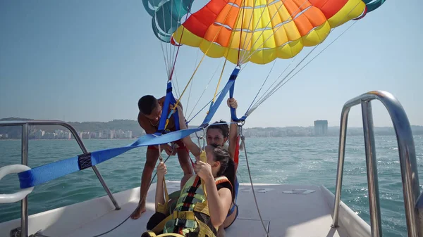 Durres Albanie Circa Aug 2017 Touristes Excités Parachute Dans Ciel — Photo