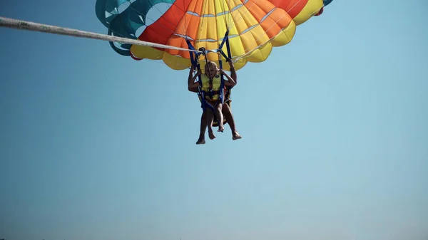 Durres Albánie Cca Srpna 2017 Rodina Paragliding Laně Vytáhl Lodí — Stock fotografie
