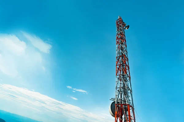 Radio Transmitters Cell Phone Antenna Communication Towers Blue Sky Background — Stock Photo, Image