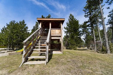 Forest park Bahçesi ahşap slayt ev