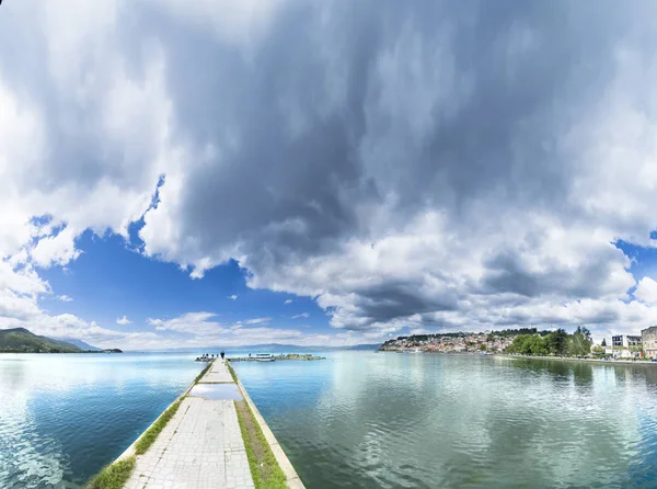 Ochrid Ohridské Jezero Přístav Staré Město Makedonie Panorama Obloha Copyspace — Stock fotografie