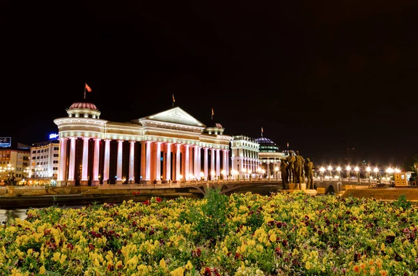 Arkeoloji Müzesi Makedonya Gece — Stok fotoğraf