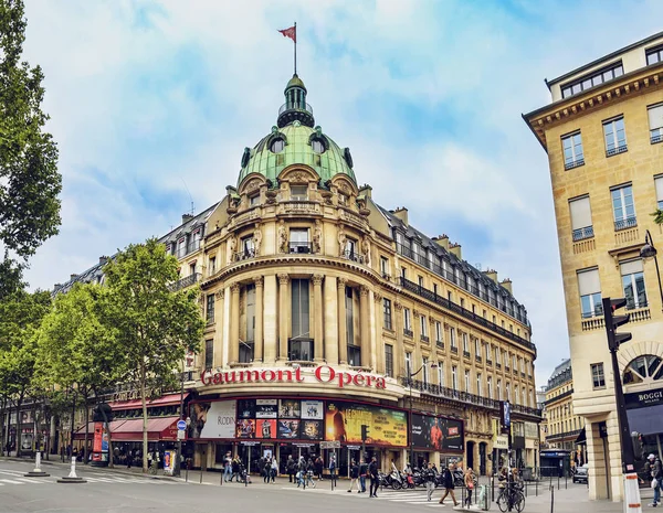 Париж Франция Мая 2017 Года Перед Зданием Кинотеатра Gaumont Opera — стоковое фото