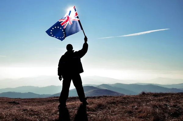 Silhouette Man Holding Waving Cook Islands Flag Top Mountain Peak — Stock Photo, Image