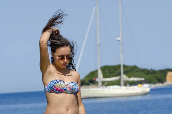 Porträt Einer Jungen Frau Urlaub Strand — Stockfoto