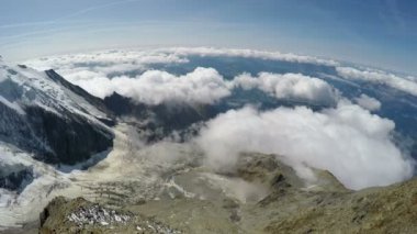 Mont Blanc, Refuge Du Gouter 3835 m, Fransa, Mont Blanc 'a tırmanma girişiminin popüler başlangıç noktası.