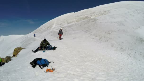 People Gouter 3835 Popular Starting Point Attempting Ascent Mont Blanc — Stock Video