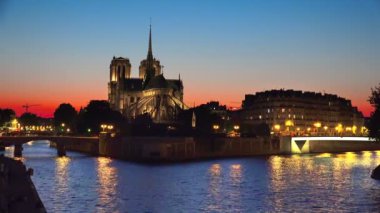 Seine ve Notre Dame de Paris, Paris, Fransa, arka plan döngü günbatımı arka plan