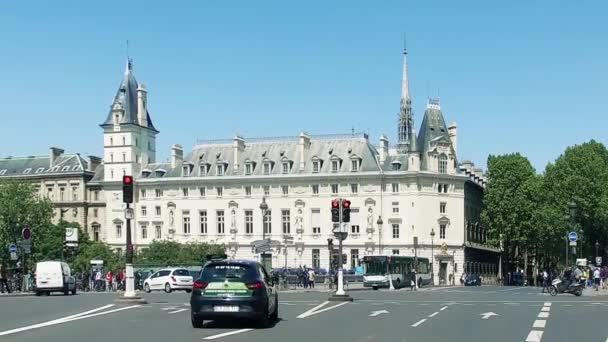 Autók Egy Kereszteződésen Párizs Franciaország Lassítva Forgalom — Stock videók