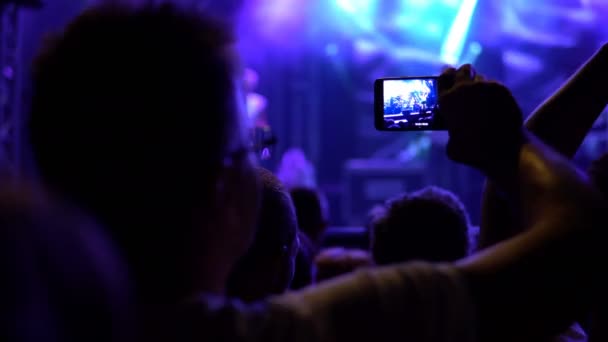 Publikum Bruger Kameratelefoner Ved Koncert Offentlig Koncert Ingen Billetsalg – Stock-video