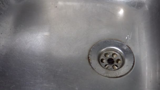 Νεροχύτη Της Κουζίνας Νερό Σταγόνα Που Στάζει Φόντο Βρόχο — Αρχείο Βίντεο