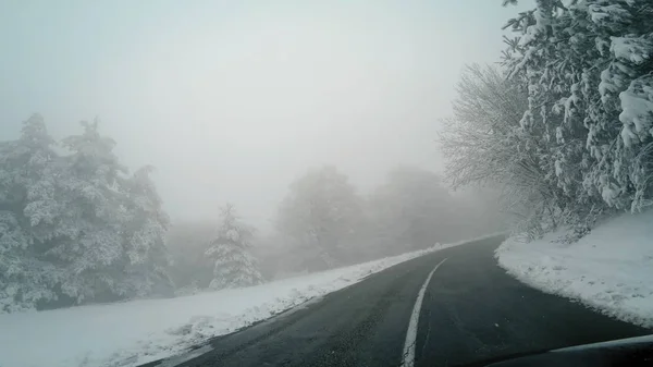 Auto Sta Guidando Una Strada Invernale Una Bufera Neve Pov — Foto Stock