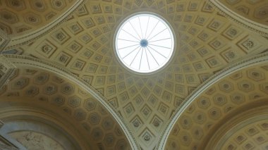 Vatikan şehri, Rome, İtalya - 16 Haziran, 2017: Vatican Museums rotunda süslü kubbe tavan