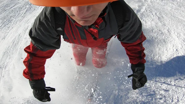 Pov Från Hjälm Montera Kameran Till Skidåkare Carving Snabbt Ner — Stockfoto