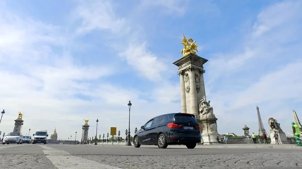 Paris Fransa Mayıs 2017 Alexander Iii Köprüsü Doğru Kubbeler Les — Stok fotoğraf