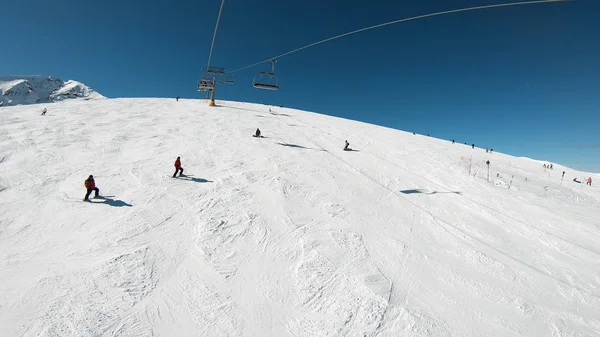 Impianti Risalita Con Seggiolini Che Attraversano Montagna Con Vista Sulle — Foto Stock