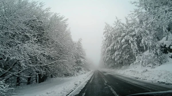 Bilen Kör Vinterväg Snöstorm Pov — Stockfoto