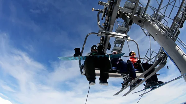 Bansko Bulgária Circa Jan 2018 Elevador Cadeira Esqui Com Esquiadores — Fotografia de Stock