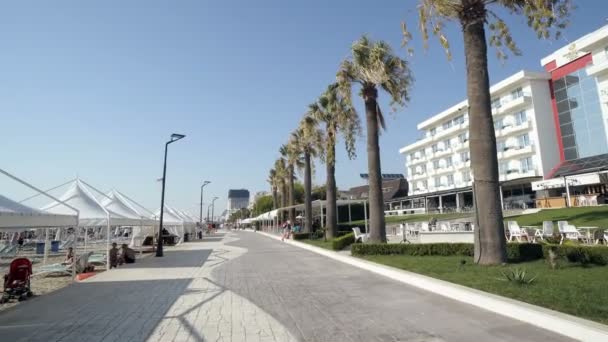 Turistické Chůze Pov Nábřežní Promenádě Pláže Pobřeží Beach Resort Durres — Stock video