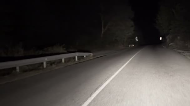 Οδήγηση Αγροτικό Δρόμο Νύχτα — Αρχείο Βίντεο