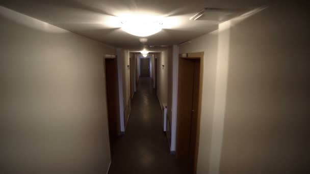 Ancien Couloir Sombre Couloir Dans Immeuble Appartements Suivi Pour Appartmen — Video