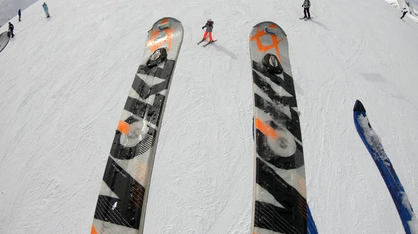 Bansko Bulgária Mar 2018 Körül Közelről Pov Síelők Lábak Sífelvonó — Stock Fotó