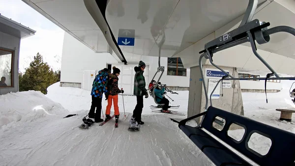 Bansko Bulgaria Circa Feb 2018 Pov Sciatori Snowboarder Imbarcati Uno — Foto Stock